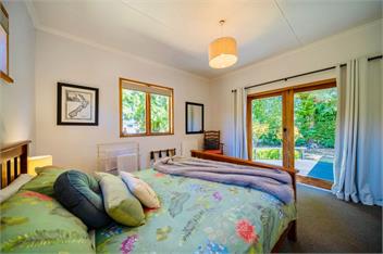 Fiordland Hideaway (Bachcare) - Te Anau