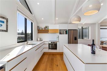Central Beach Pad (Bachcare) - Waihi Beach