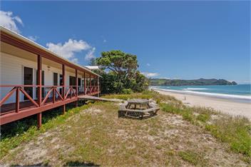 Poppy's Beach House (Bachcare) - Whangapoua