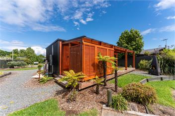 Streamside Fern Cabin - Waitahanui, Taupo - Taupo