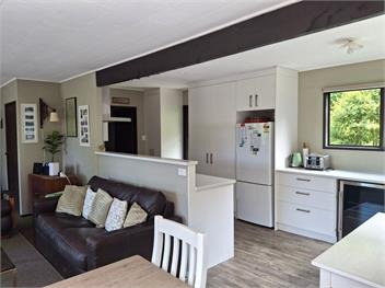 Lake House and Studio (Bachcare) - Lake Rotoiti