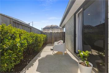 Coastal Chic (Bachcare) - Papamoa