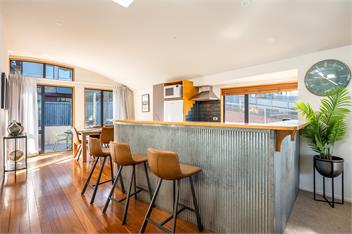 Lakefront Retreat - Wanaka