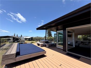 Omaha Beach House with Open-Air Living and Gulf Views - Auckland