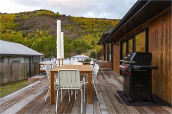 Arrowtown Gem | Stylish Escape | Prime Location - 
