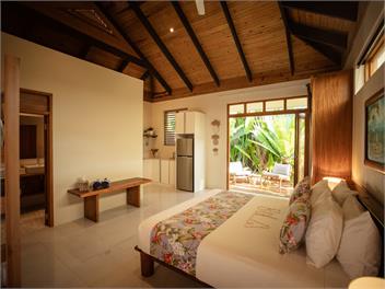 Fully serviced Beachfront Villa in Fiji -