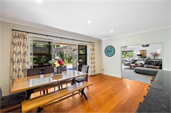 NEW large Richmond semi rural spacious quiet home with outdoor spa. -