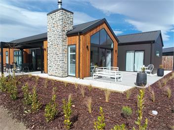 Central Cromwell Charm -