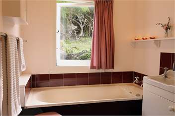 Golden Bay Cottage at Te Hapu - Nelson