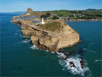 Castlepoint Escape,  Mustering Hut,   - Masterton