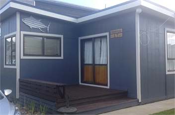 Flounder Inn - Urenui