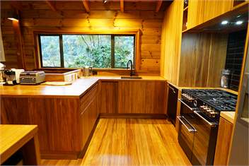 Kereru Lodge on Idyllic Lake Rotoehu - Rotorua, Bay Of Plenty