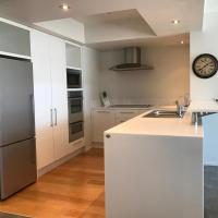 Astonishing Views Superb Waterfront Apartment - PICTON