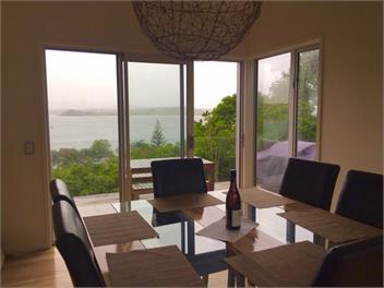 Luxury, Large, Modern Beach Home - Whangarei