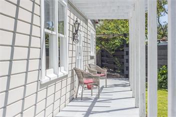 Brookville Cottage - Secluded Central Location - Nelson