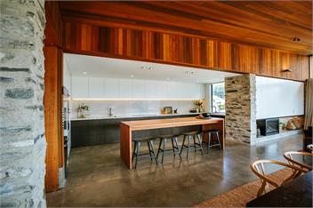 Three Peaks House | Sleeps 10 | Lake Views | Outdoor Fire - Wanaka