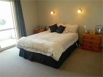 Summer Retreat (Bachcare) - Blenheim
