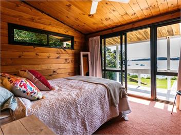 Peaceful Picnic Bay (Bachcare) - Surfdale