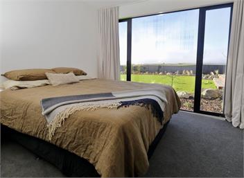 Lake House (Bachcare) - Te Anau