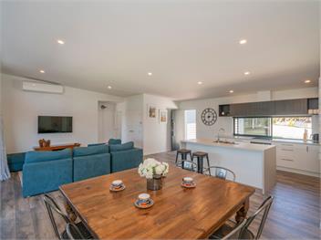 Treetop Bach (Bachcare) - Whangamata