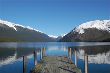 Modern and cosy with stunning mountain views - St Arnaud