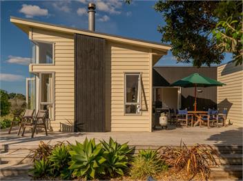 Golfers and Beach Lovers Dream (Bachcare) - Matarangi