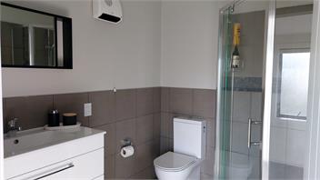 Hamilton Townhouse - Location, Style & Comfort - Hamilton