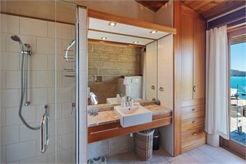 Tokongawa Retreat - Views, Pools, Serenity! - Tasman