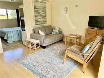 LARGE BACH 500 METRES FROM BEACH - Whangamata