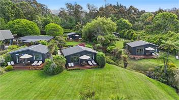 Premium Beachfront Villa at Adrift in Golden Bay - Tukurua
