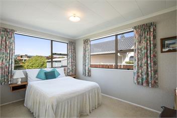Coastal Drift (Bachcare) - Waikanae