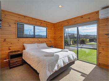 Seabreeze Surf House (Bachcare) - Whitianga