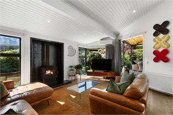 Arrowtown Luxury Escape | Hot Tub, Wood Fire & Central Heating - Arrowtown