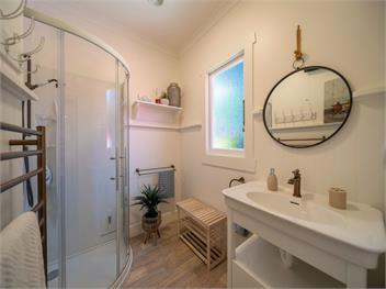Fiordland Hideaway (Bachcare) - Te Anau