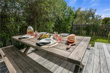 Relax on Williamson - Whangamata - Whangamata