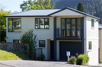 Prime Location | 3 bedroom home | Unlimited WIFI - Queenstown