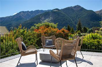 Lakeview Paradise: 3BR, Hot Tub, BBQ, Garden - Queenstown