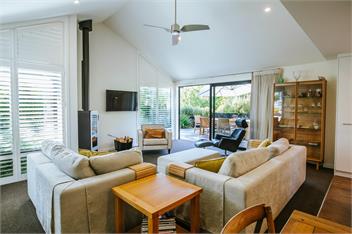 Number Three | Sleeps 8 | Family Friendly - Wanaka