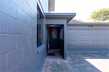 Tranquil Stay Two Mile Bay - lake views + playground -
