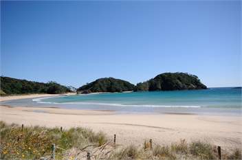 Cedar-Stone Lodge Matapouri waterfront - Tutukaka Coast