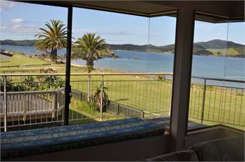 Beach House in Oakura Bay / Ohawini Bay, Northland - Oakura Bay