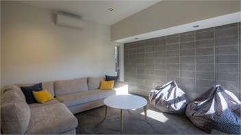 Brownston Street | Sleeps 8 | Central Location | Lake Views - Wanaka