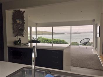 Luxury, Large, Modern Beach Home - Whangarei