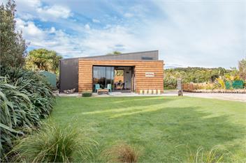 Out the Bay | Guest House at the beach - Westport