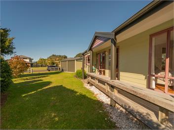 Carefree at Cooks (Bachcare) - Cooks Beach