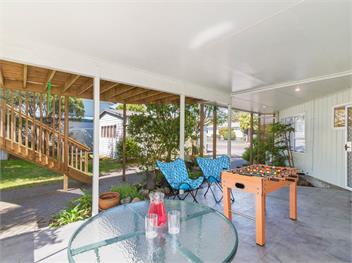 Family at Wharewaka (Bachcare) - Wharewaka