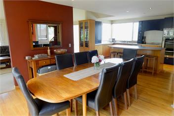 Sargood Splendour (Bachcare) - Wanaka
