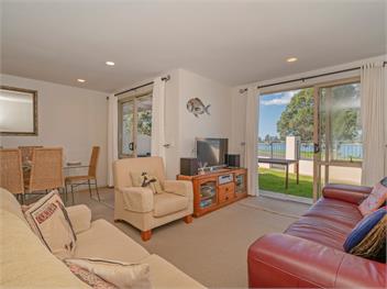 Tairua Waterfront Retreat (Bachcare) - Tairua
