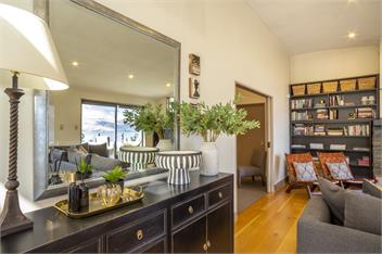 Lake View Retreat - Queenstown