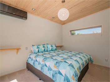 Castaway Bach (Bachcare) - Whangamata